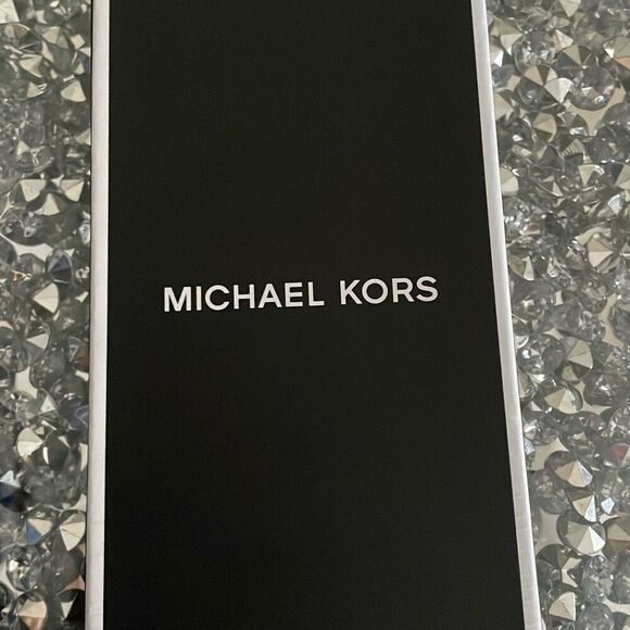 New in box Michael kors navy blue pair of rubber air tags $78 MSRP - Picture 3 of 9